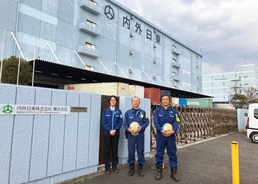 横浜支店と関係者画像